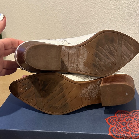 Carlos by Carlos Santana White Embellished Ankle Boots - Picture 8 of 10